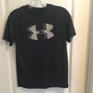 Under Armour YXL Loose Dry-Fit